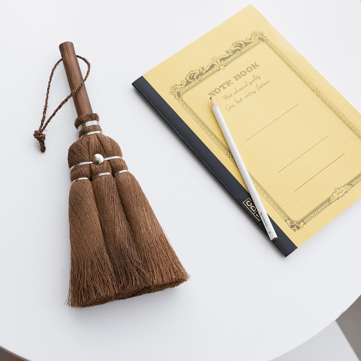 【高田耕造商店】棕櫚（しゅろ）のやさしい小ぼうき 三玉 焼檜柄